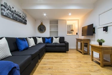 8 bed house, Lenton Boulevard, Lenton, Nottingham, NG72FQ - Image 1